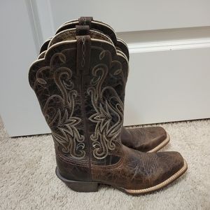 Ariat square toe cowboy boots sz8.5